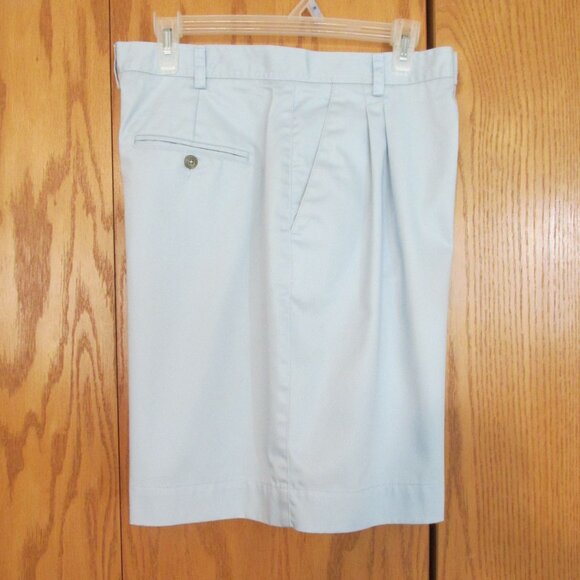LIZ CLAIBORNE WOMENS SIZE 12 SHORTS LIGHT BLUE COTTON TWILL PLEATED TROUSER GOLF - Picture 4 of 9